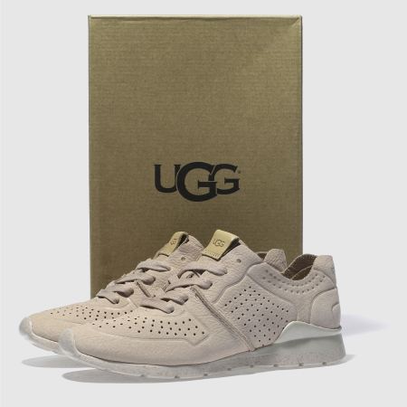 ugg tye ugg tye