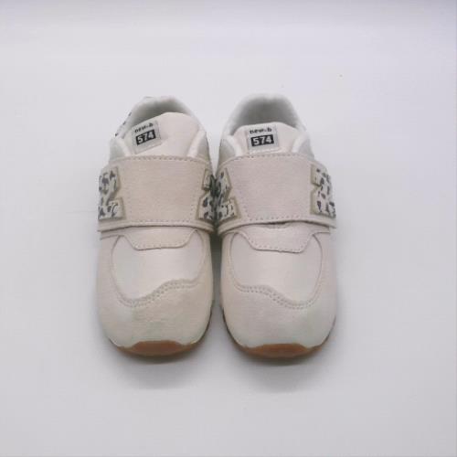 New Balance 574 v 1