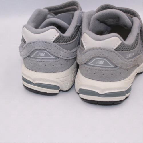 New Balance 2002 v 3