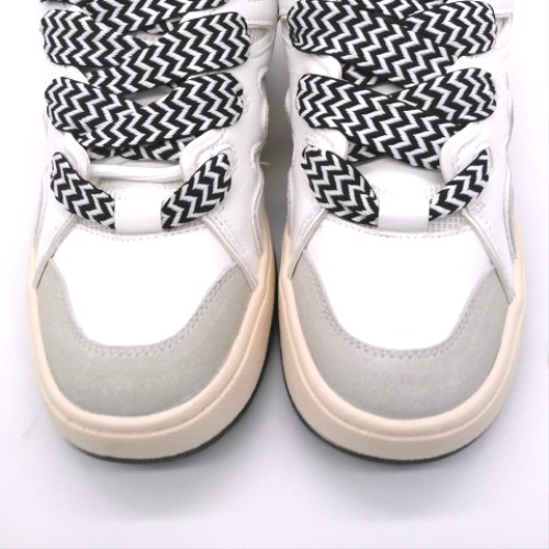 Steve Madden roaring skater 3
