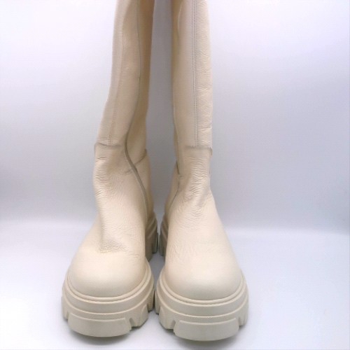 Steve Madden mana knee 1