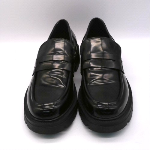 schuh livia chunky patent loafer 1