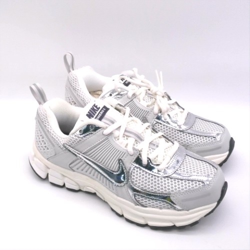 Nike Light Grey vomero 5 youth Nike vomero 5 2