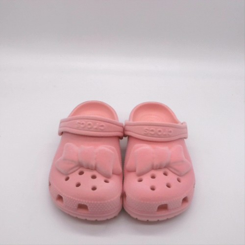Crocs classic velvet bow clog 1