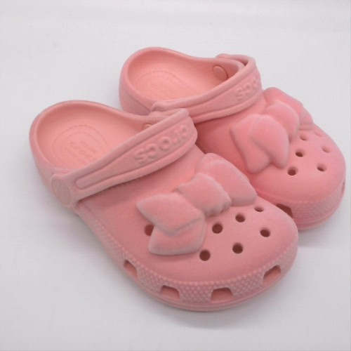 Crocs classic velvet bow clog 3