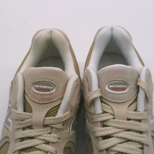 New Balance 2002r 3