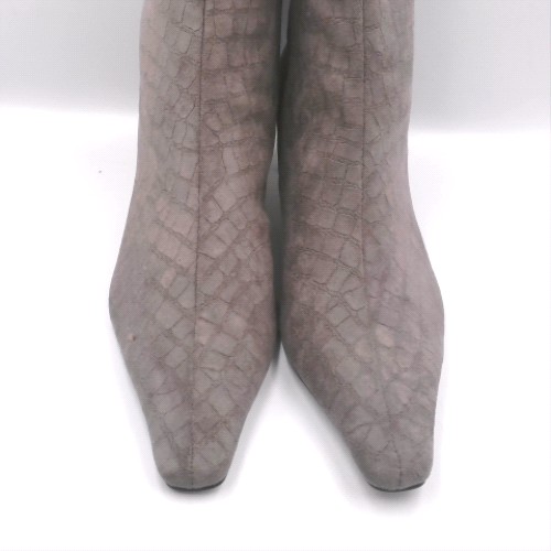 schuh bethal set back heel 1