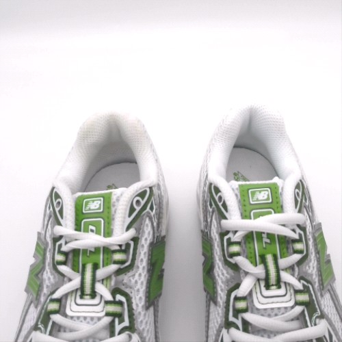 New Balance 740 3