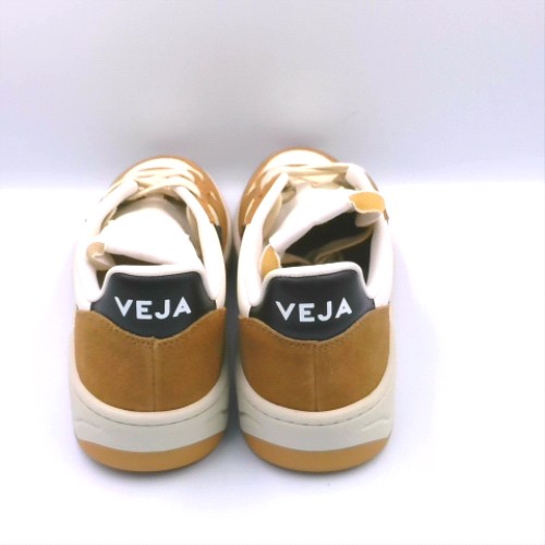 VEJA v-10 3