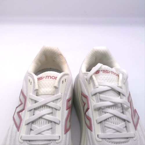 New Balance fresh foam more v6 3