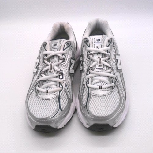 New Balance White & Navy 740 youth New Balance 740 1