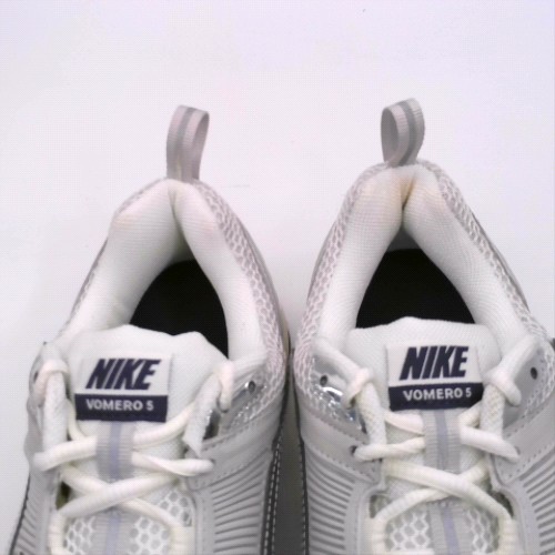 Nike Light Grey vomero 5 youth Nike vomero 5 3