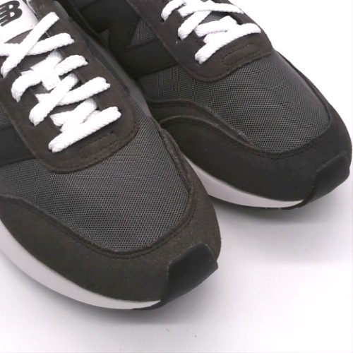 New Balance Black & White 370 trainers New Balance 370 3