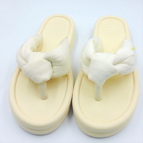 Havaianas Pale Yellow over puffed flip sandals Havaianas over puffed flip 1