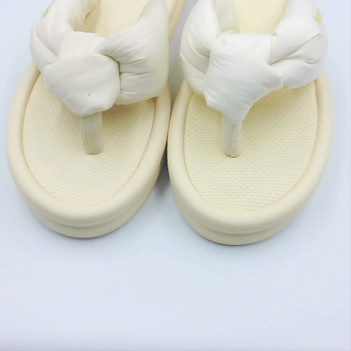 Havaianas Pale Yellow over puffed flip sandals Havaianas over puffed flip 2