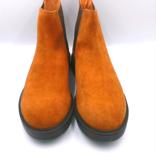 schuh Tan dice suede chelsea boots schuh dice suede chelsea 1
