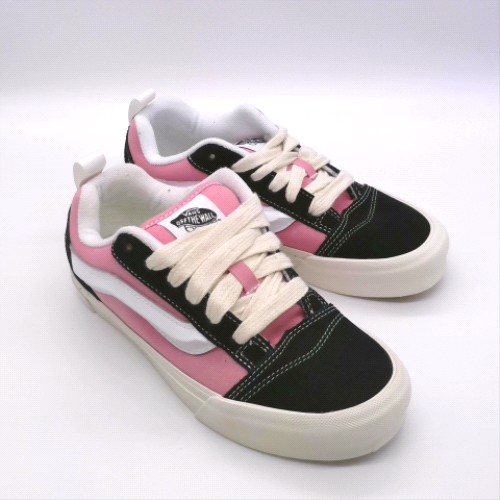 Vans Black & pink knu skool trainers Vans knu skool 2