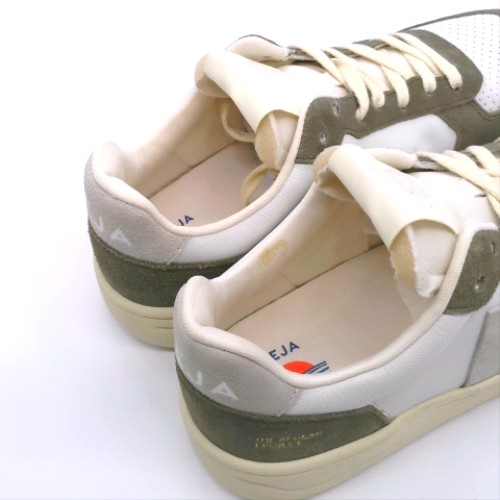 VEJA Khaki v-82 trainers VEJA v-82 3