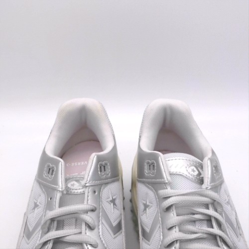 Converse White & Silver wave motion trainers Converse wave motion 2