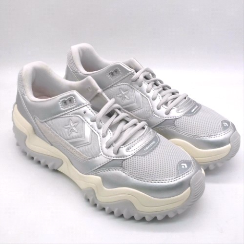 Converse White & Silver wave motion trainers Converse wave motion 3