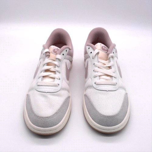 Nike Jordan White & Pink skyline low trainers Nike Jordan skyline low 1