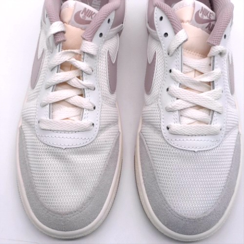 Nike Jordan White & Pink skyline low trainers Nike Jordan skyline low 3