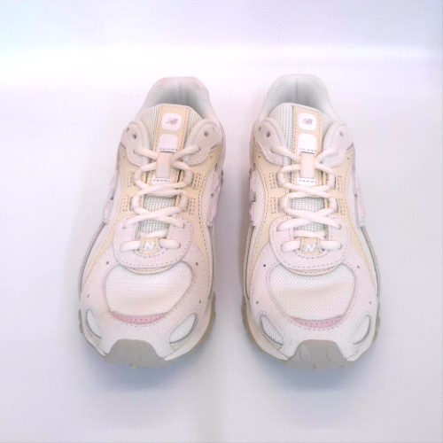 New Balance White & Pink 204l trainers New Balance 204l 1