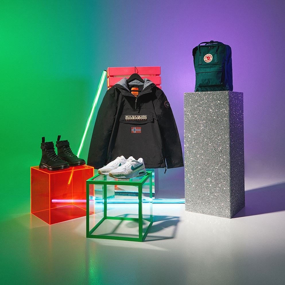 Shop gifts for him at schuh