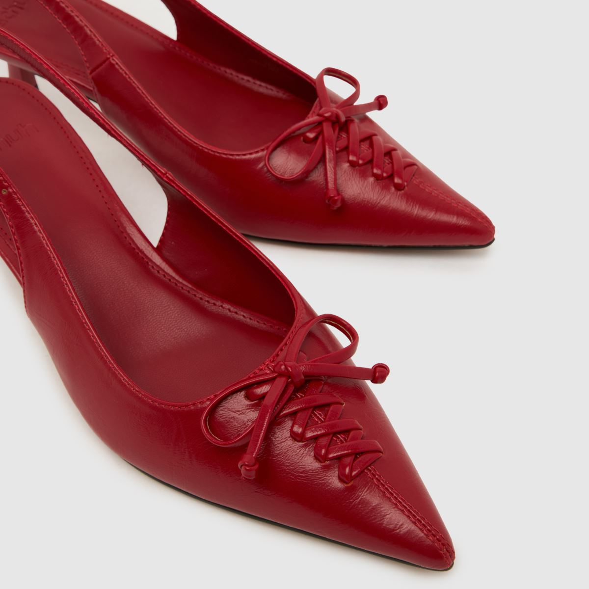 schuh Story Bow Court Heel in Red schuh Story Bow Court Heel 7