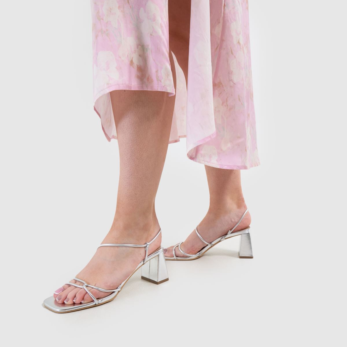 schuh Shiloh Block in Silver schuh Shiloh Block 8