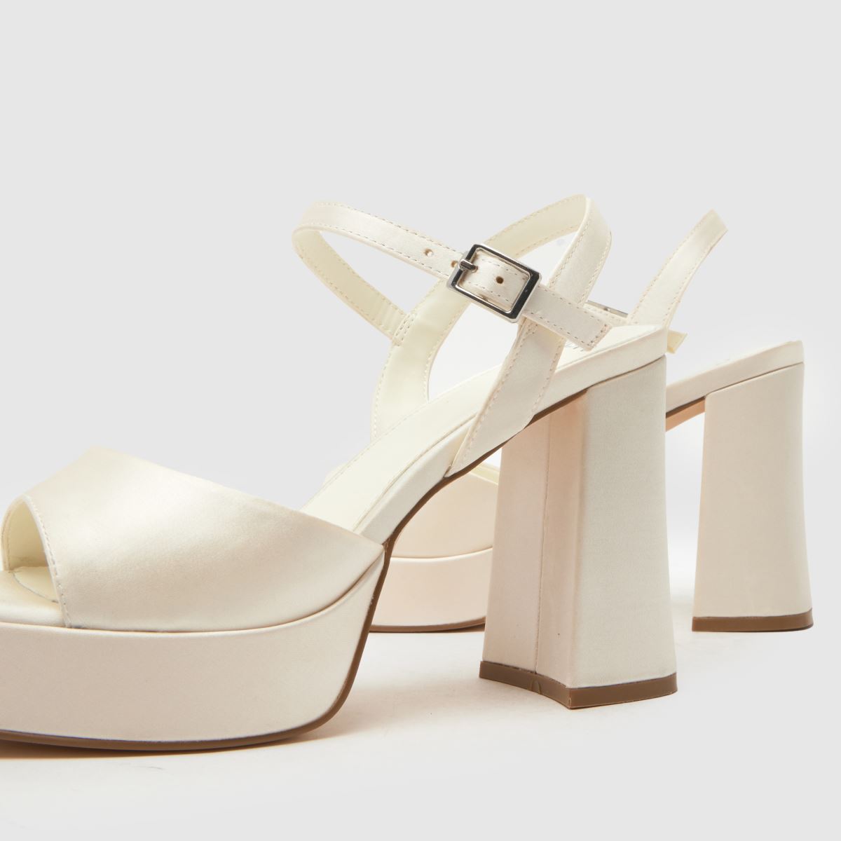 schuh Sabina Platform in White schuh Sabina Platform 7