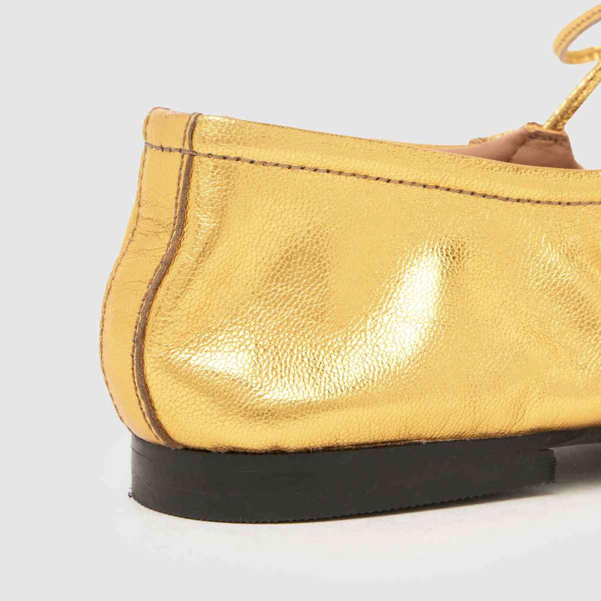 schuh Lindy Ballerina in Gold schuh Lindy Ballerina 8