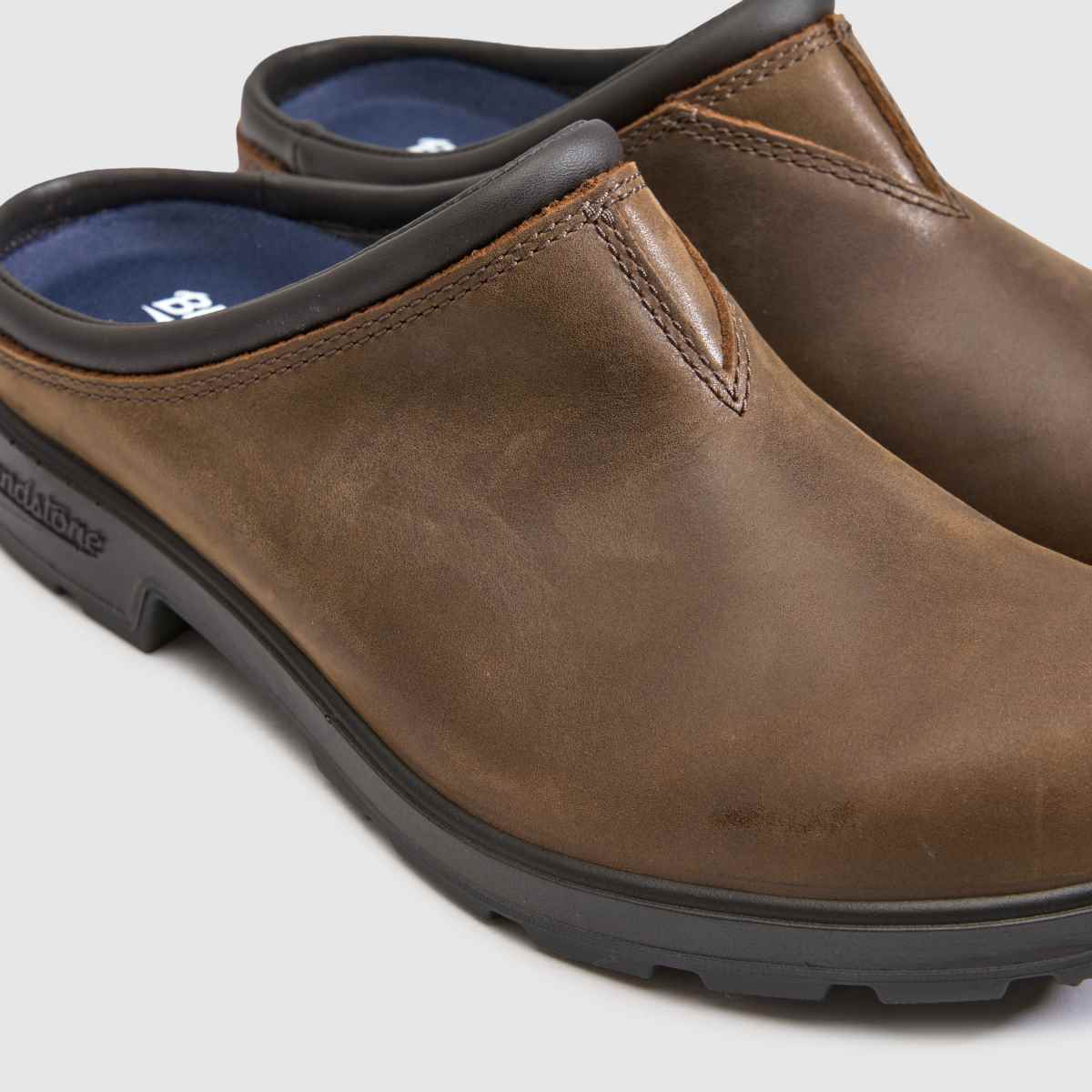 BLUNDSTONE Leather Mule in Dark Brown BLUNDSTONE Leather Mule 4