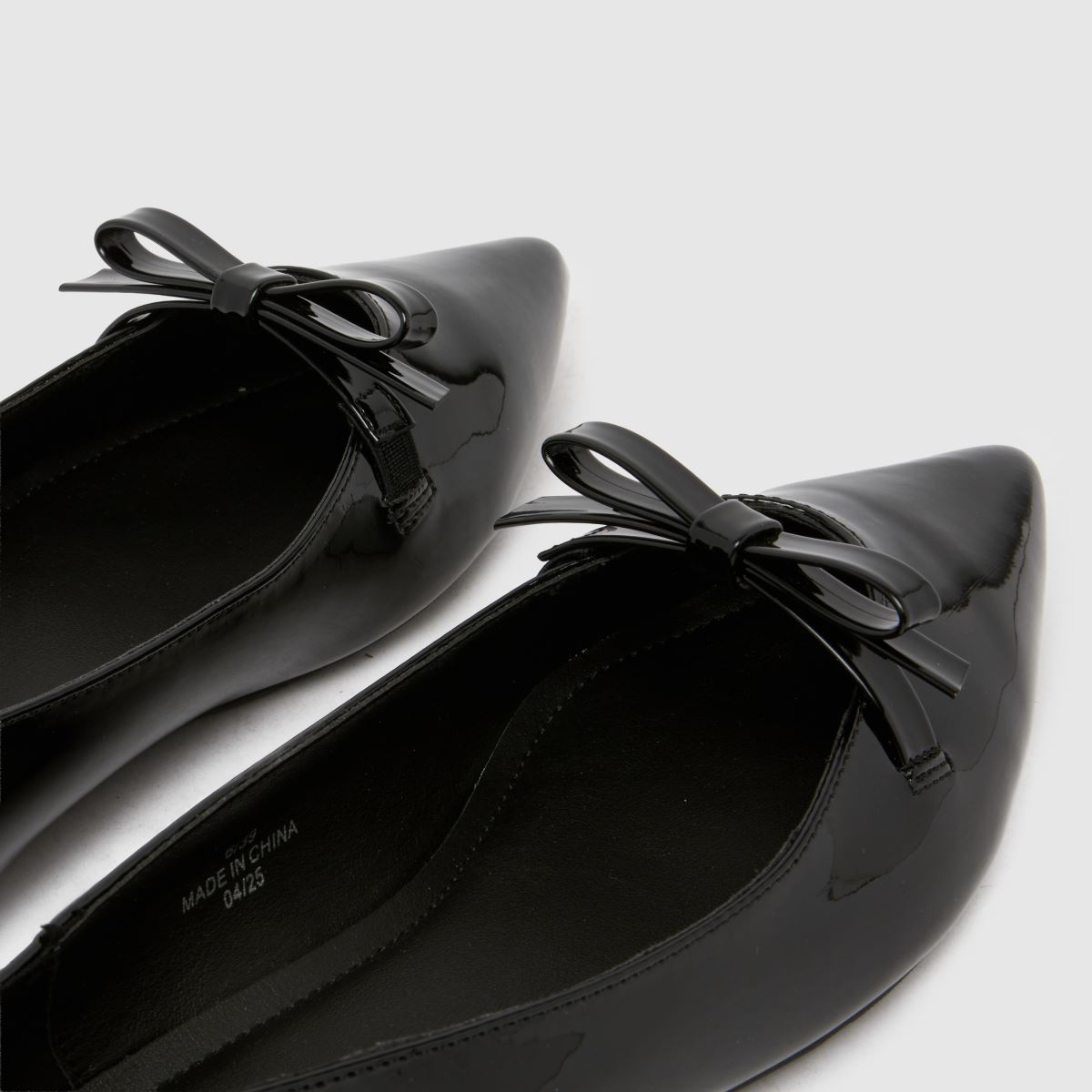 schuh Larisa Ballerina Flats in Black schuh Larisa Ballerina Flats in Black