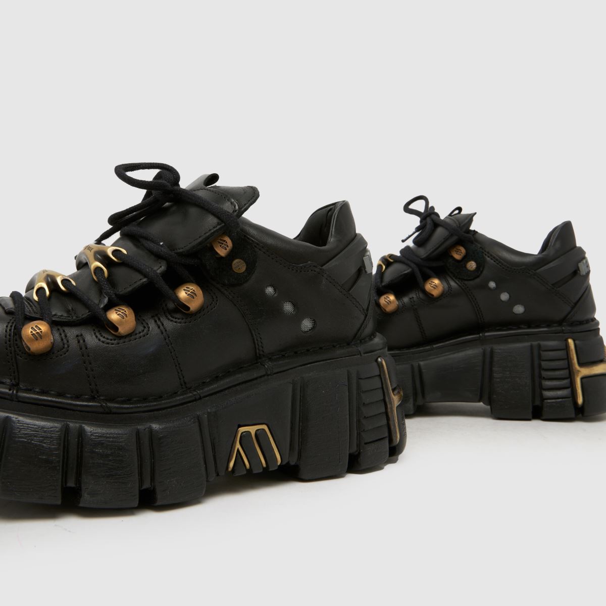 NEW ROCK Classic Low in Black NEW ROCK Classic Low 7