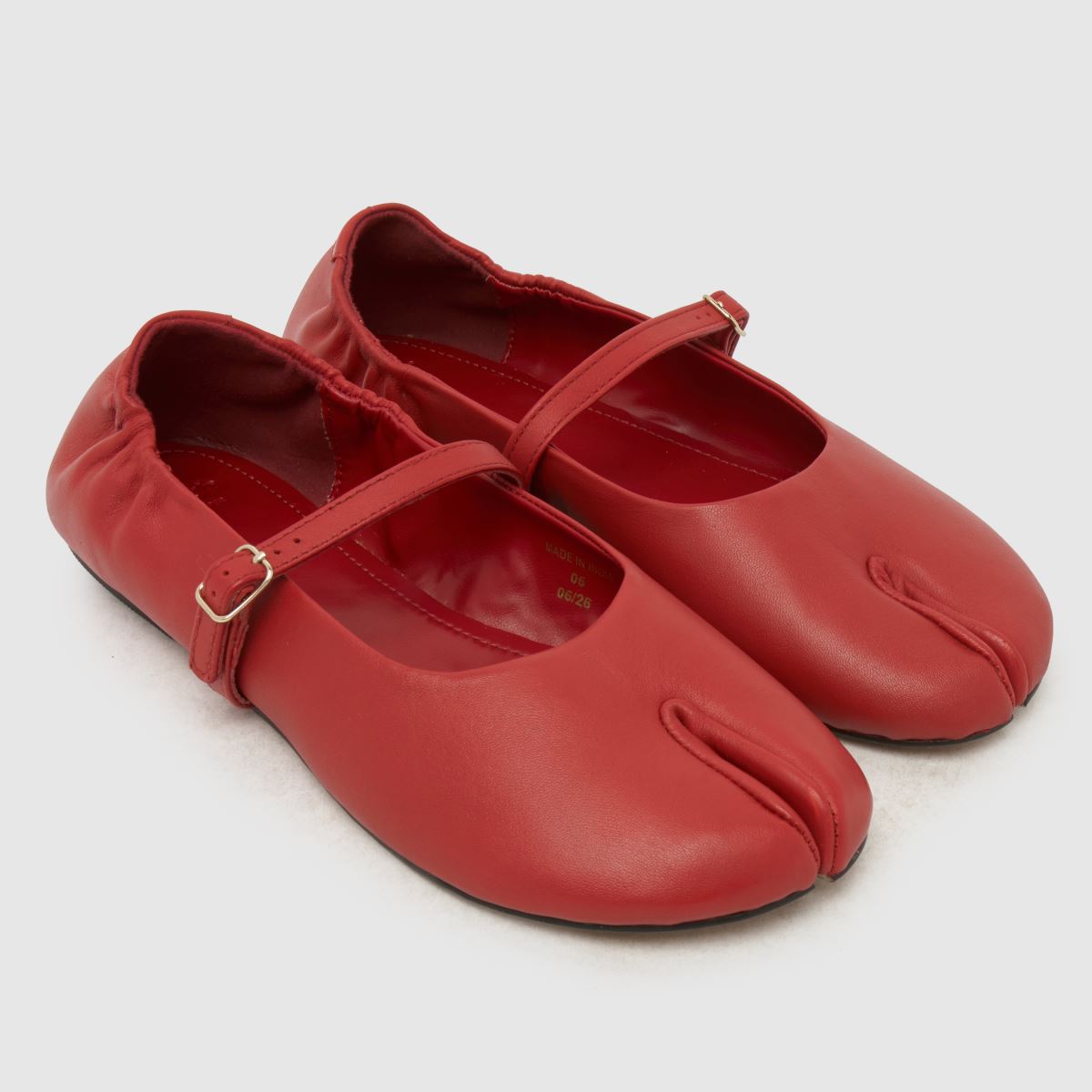 schuh Lusan Split Toe Leather Ballet 