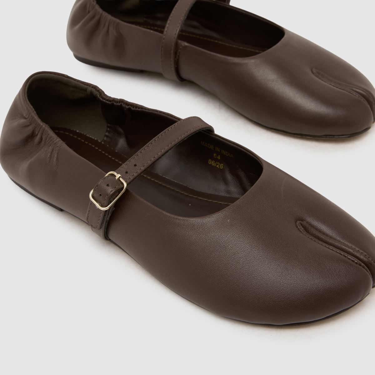 schuh Lusan Split Toe Leather Ballet in Brown schuh Lusan Split Toe Leather Ballet 4