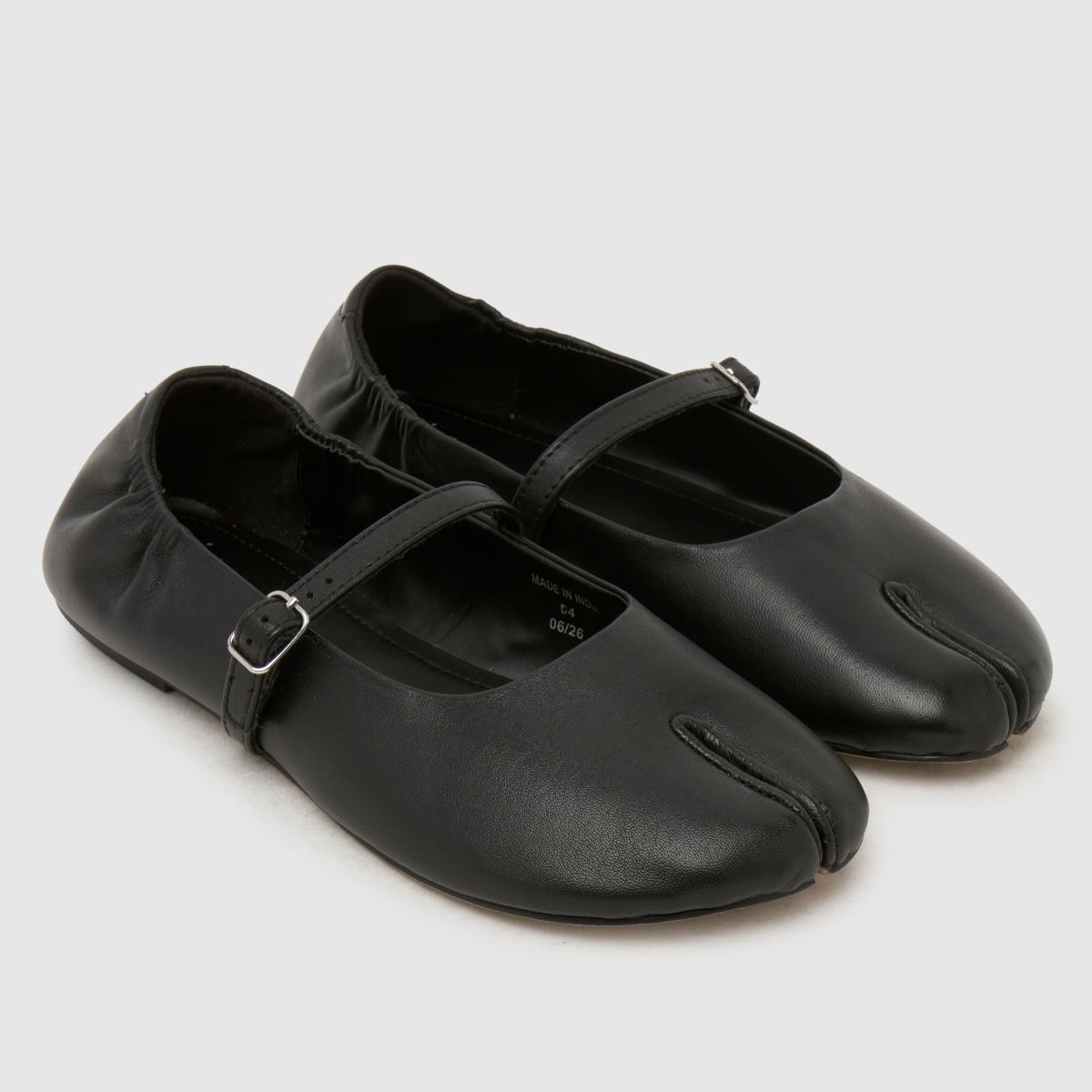 schuh Lusan Split Toe Leather Ballet 