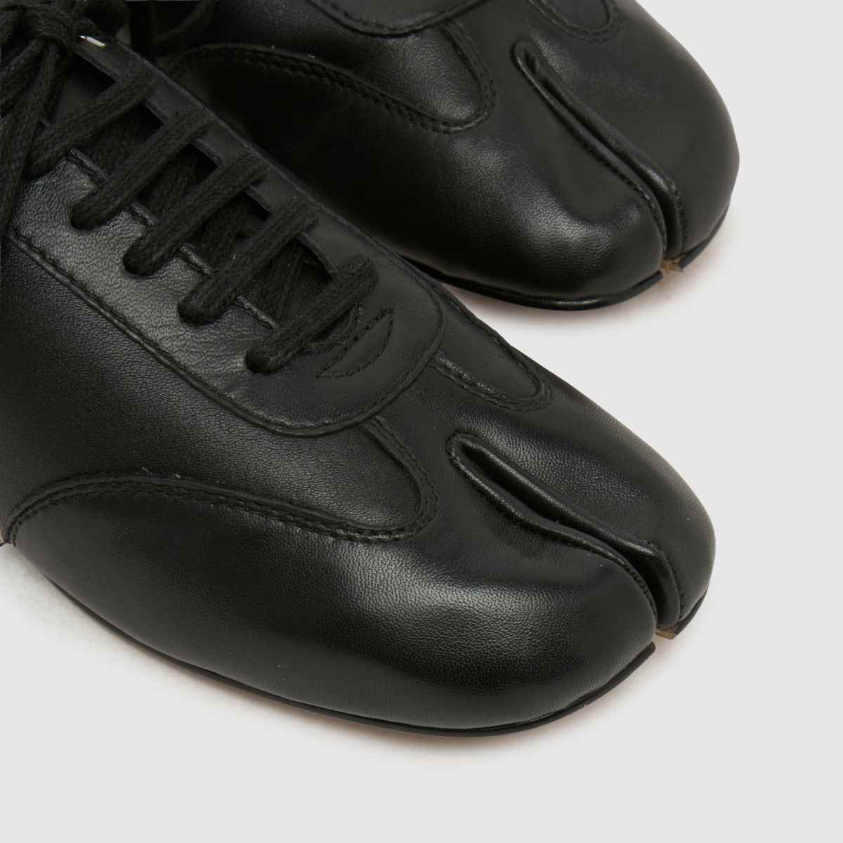 schuh Lavish Split Toe in Black schuh Lavish Split Toe 7