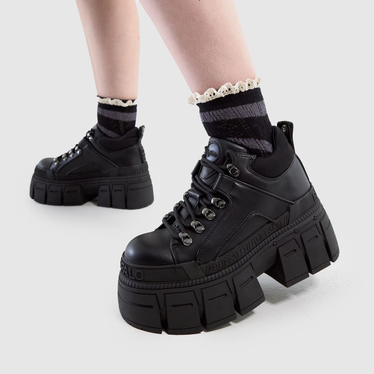 Buffalo London Gospher Hike Lo in Black