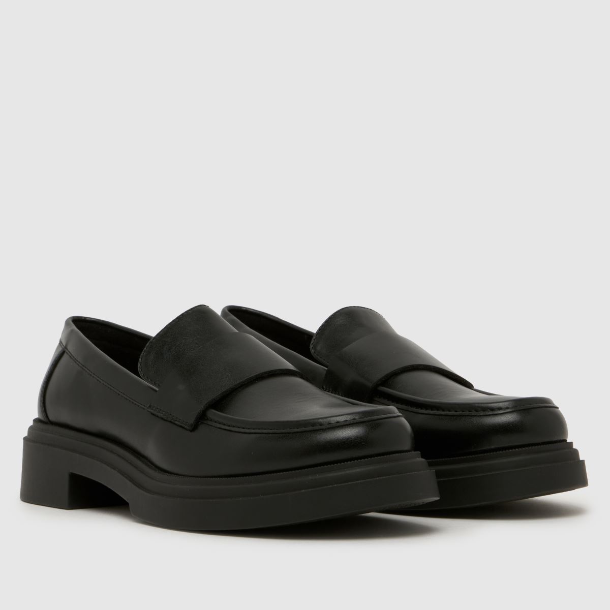 schuh Larson Chunky Loafer in Black schuh Larson Chunky Loafer 3