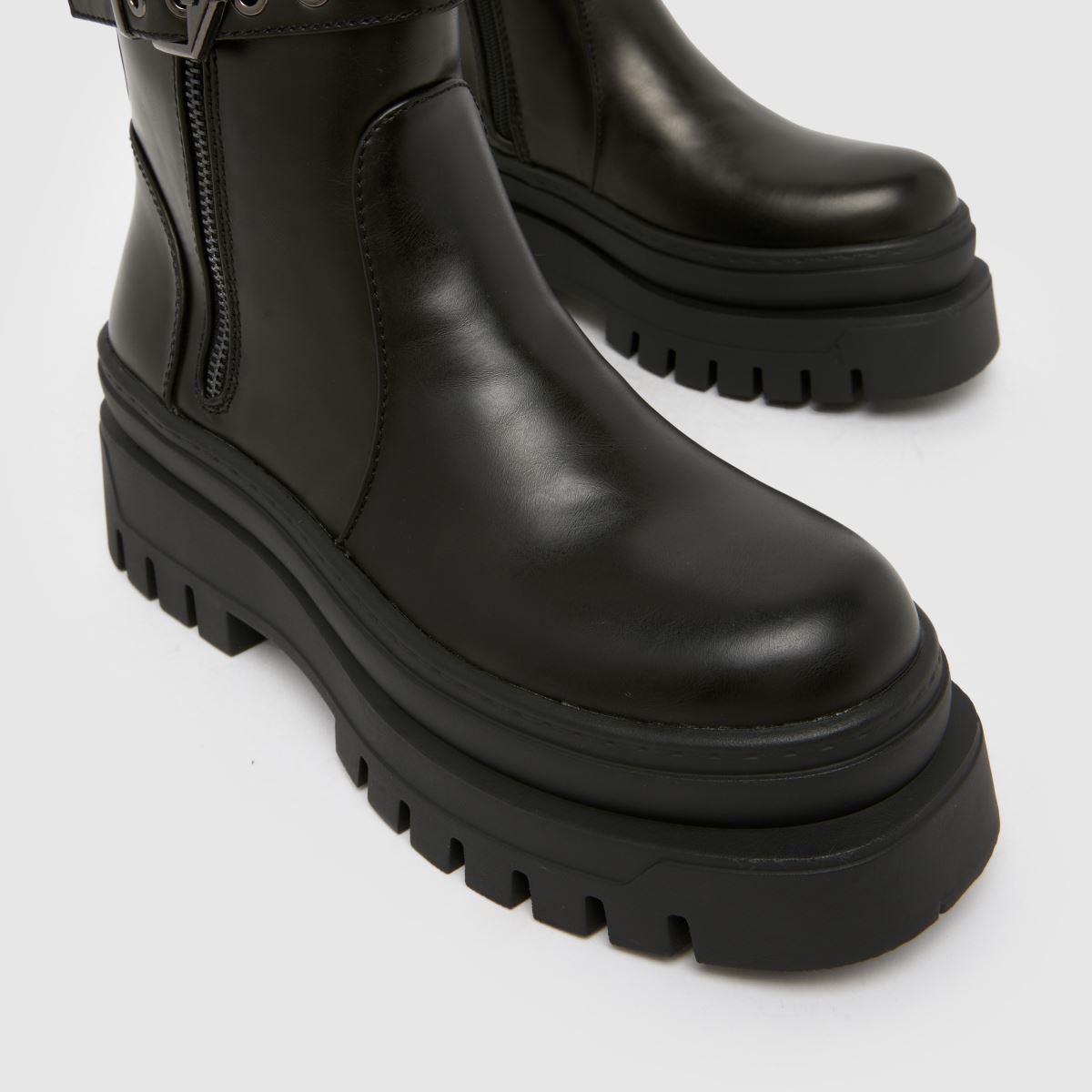 SIMMI Riyad Chunky Buckle in Black SIMMI Riyad Chunky Buckle 4