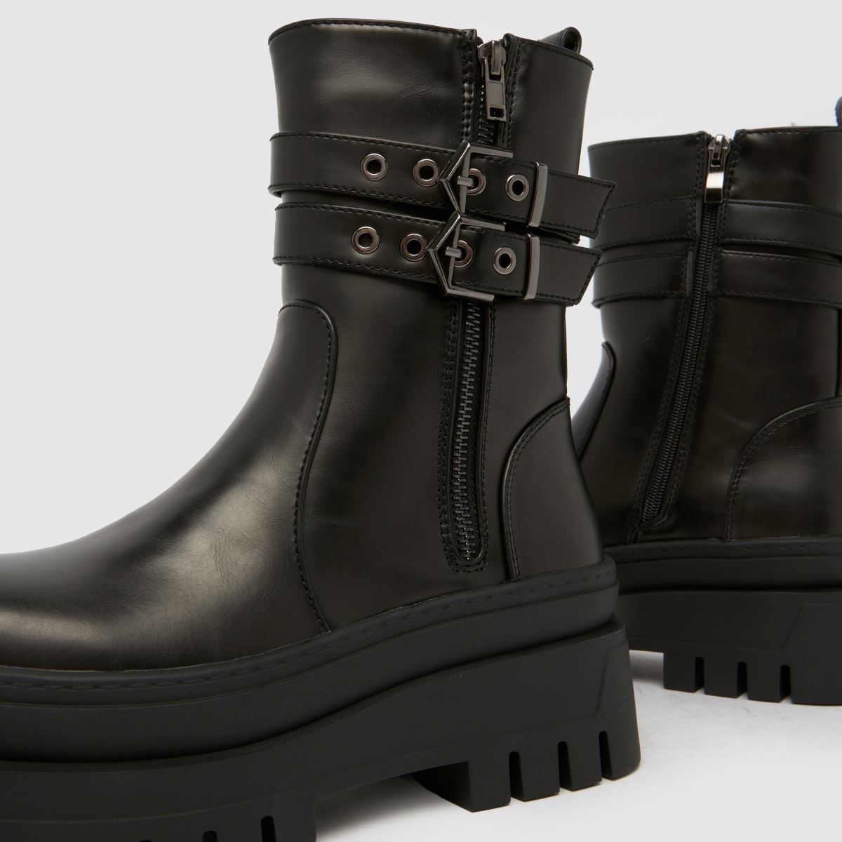 SIMMI Riyad Chunky Buckle in Black SIMMI Riyad Chunky Buckle 7