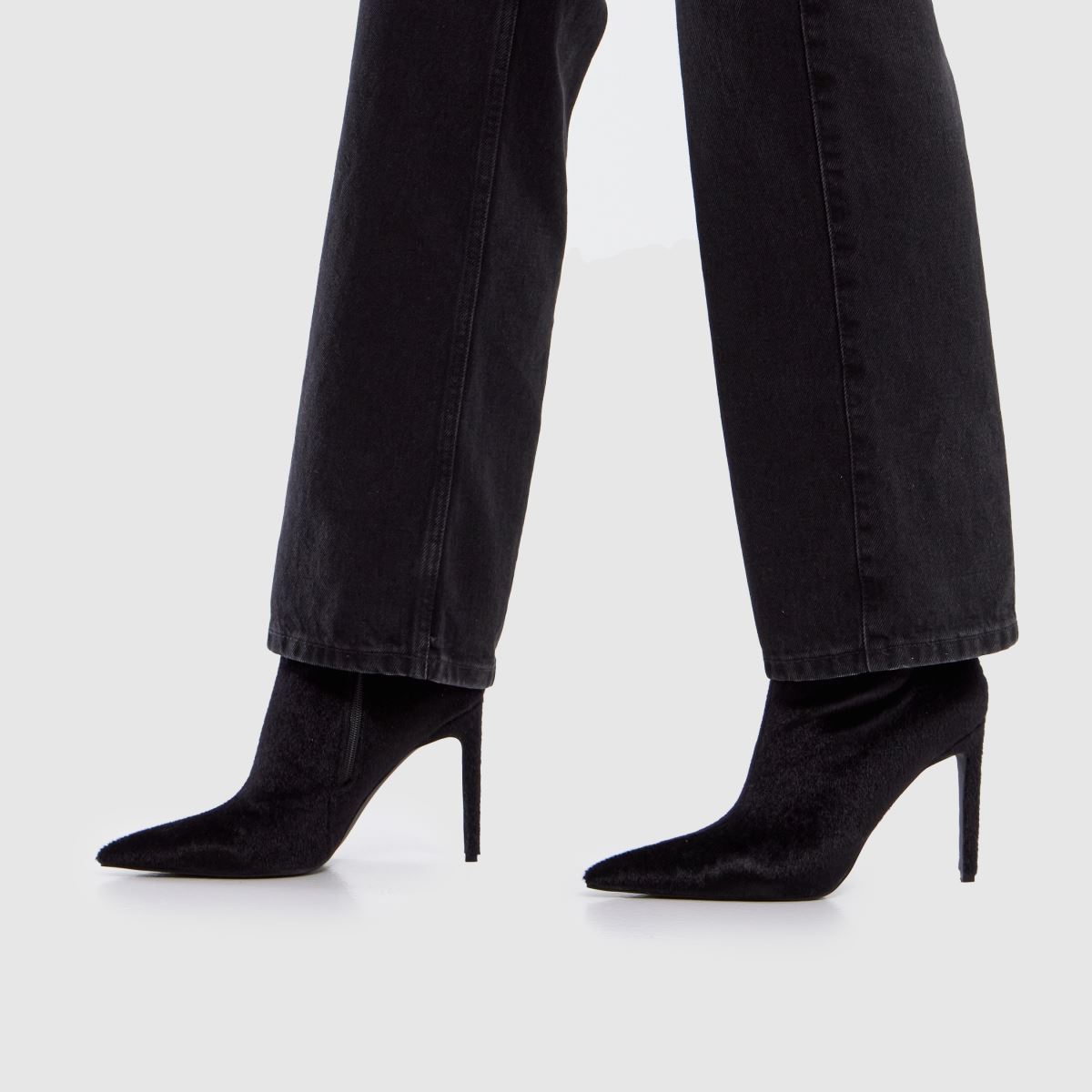 SIMMI Harvie Pointed Heeled in Black SIMMI Harvie Pointed Heeled 8