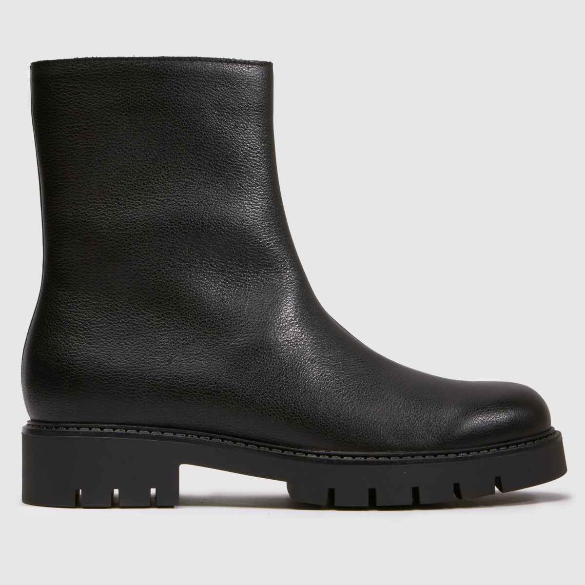 schuh Chic Leather Ankle Boot 