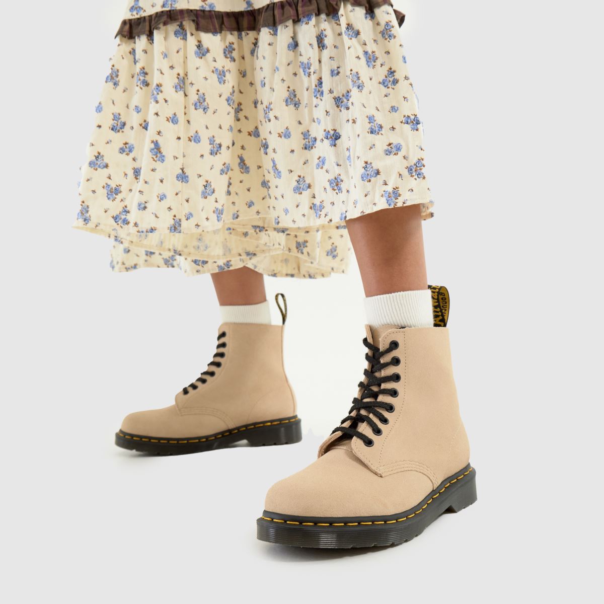 Dr Martens 1460 Pascal Eye in Beige