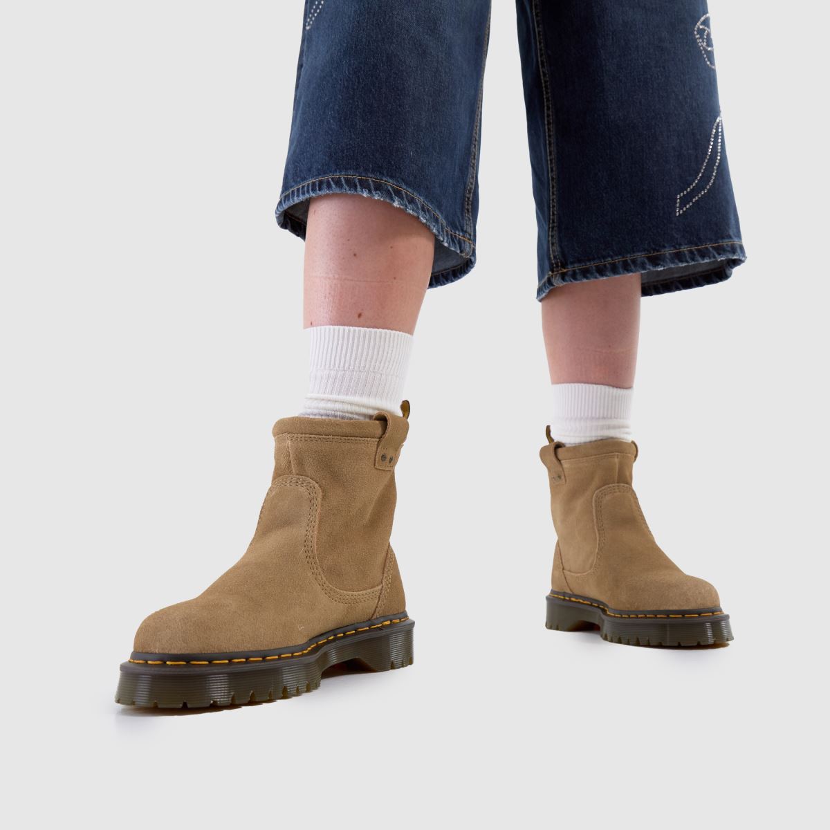 Dr Martens Anistone Lo in Beige Dr Martens Anistone Lo 8