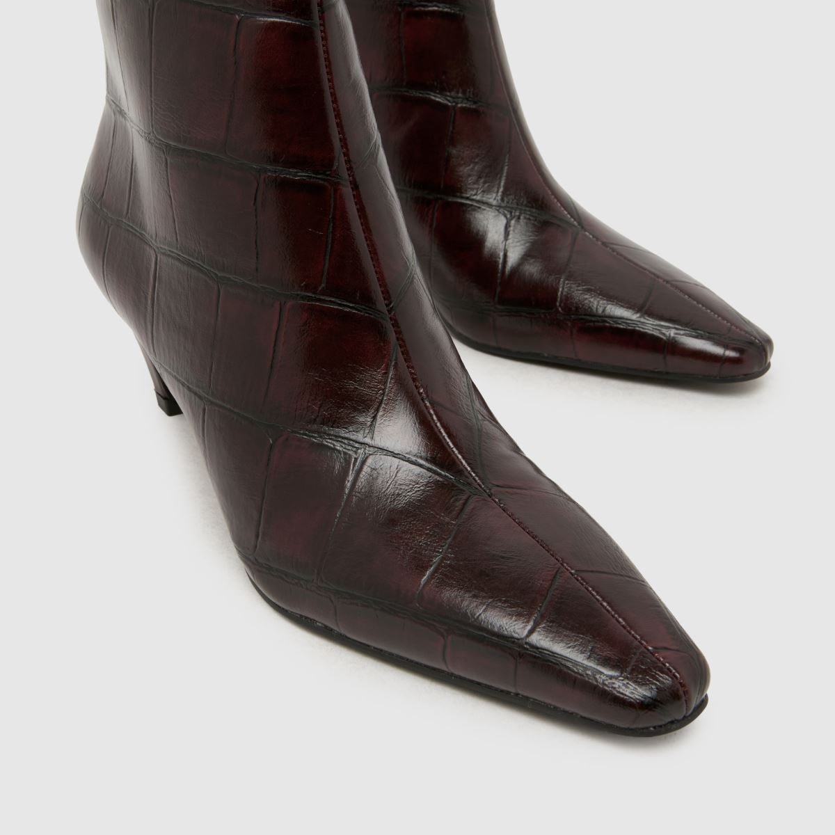 schuh Brooklyn Kitten Heel in Burgundy schuh Brooklyn Kitten Heel 4