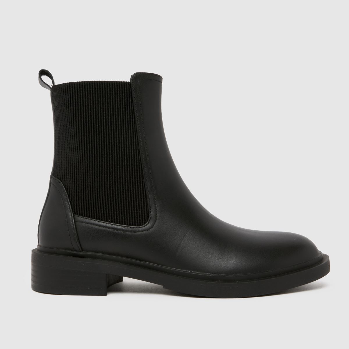 schuh Astrid Leather Chelsea Boots in Black
