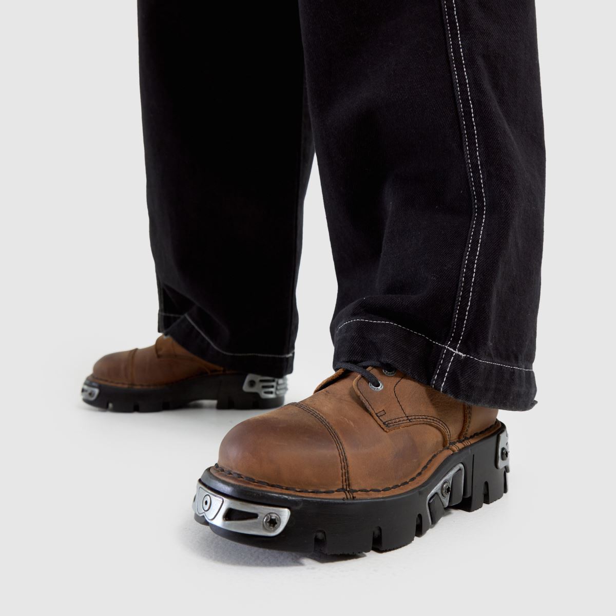 NEW ROCK Reactor in Tan NEW ROCK Reactor 8